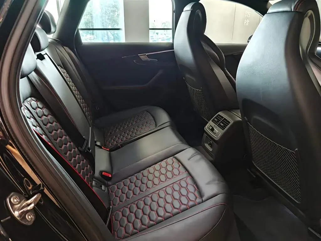 2023 Audi RS 4 2.9T 450HP V6 8AT,autocango,china used car exporter,china ev exporter,chinese used car exporter,chinese used ev exporter