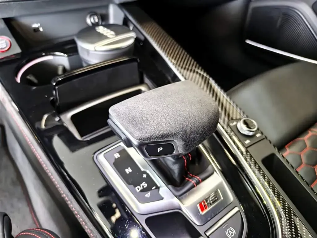 2023 Audi RS 4 2.9T 450HP V6 8AT,autocango,china used car exporter,china ev exporter,chinese used car exporter,chinese used ev exporter