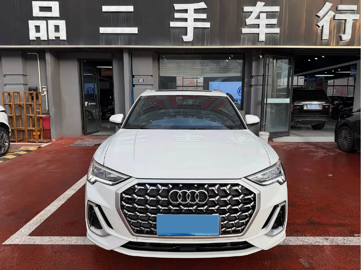 2024 Audi Q3 1.5T 160HP L4 7DCT