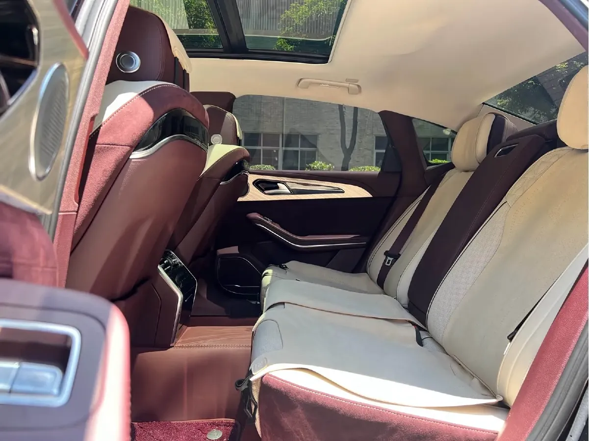 2020 HongQi H9 2.0T 252HP L4 7DCT,autocango,china used car exporter,china ev exporter,chinese used car exporter,chinese used ev exporter