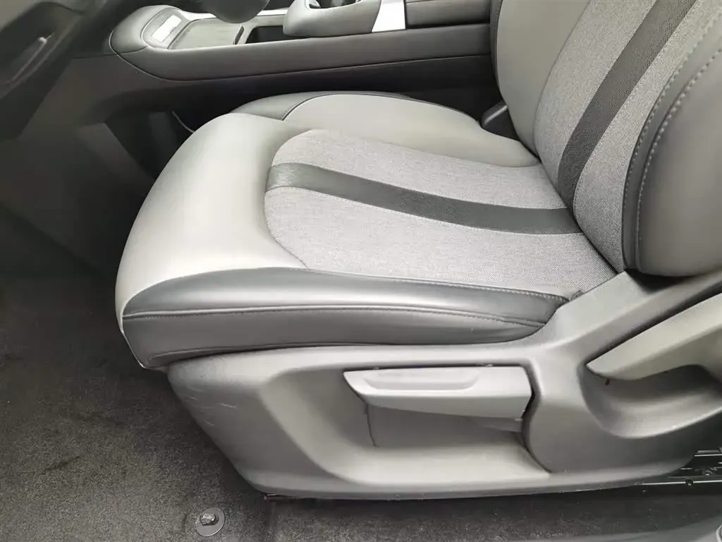 2025 MG MG ES5 BEV 62.2KWH,autocango,china used car exporter,china ev exporter,chinese used car exporter,chinese used ev exporter