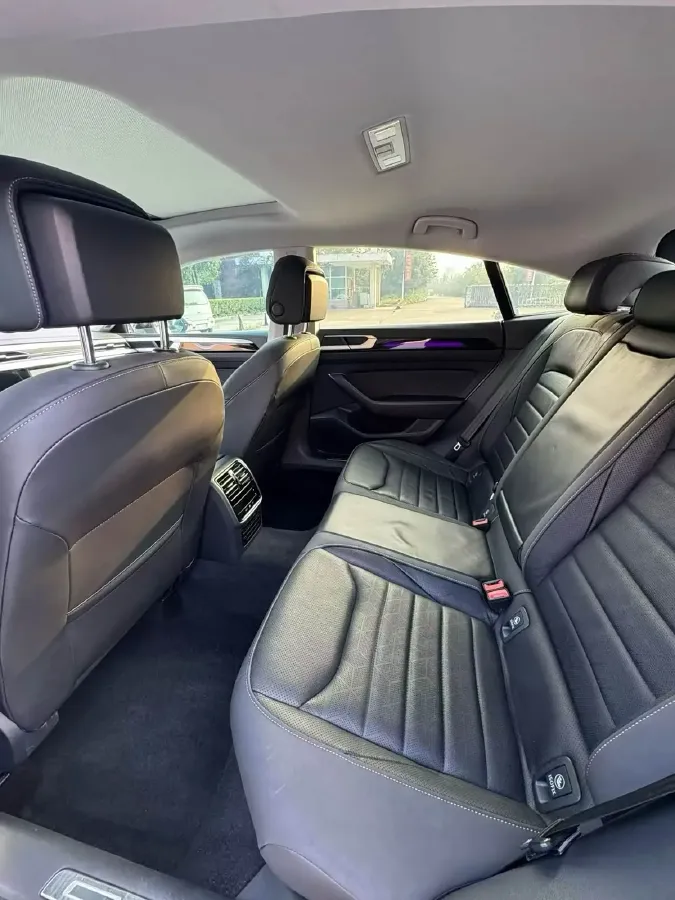 2023 Volkswagen CC 2.0T 220HP L4 7DCT,autocango,china used car exporter,china ev exporter,chinese used car exporter,chinese used ev exporter