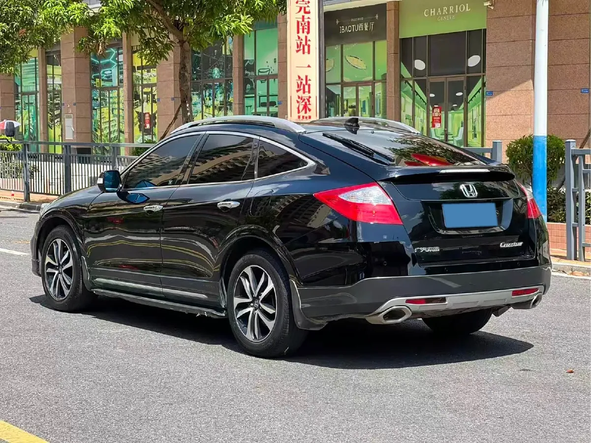 2014 Honda Crosstour 2.4L 197HP L4 5AT,autocango,china used car exporter,china ev exporter,chinese used car exporter,chinese used ev exporter
