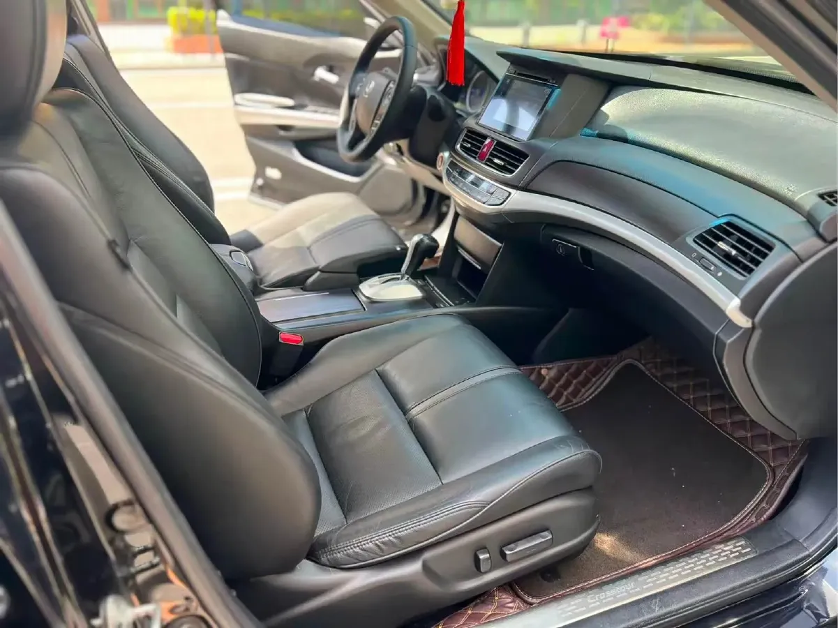 2014 Honda Crosstour 2.4L 197HP L4 5AT,autocango,china used car exporter,china ev exporter,chinese used car exporter,chinese used ev exporter