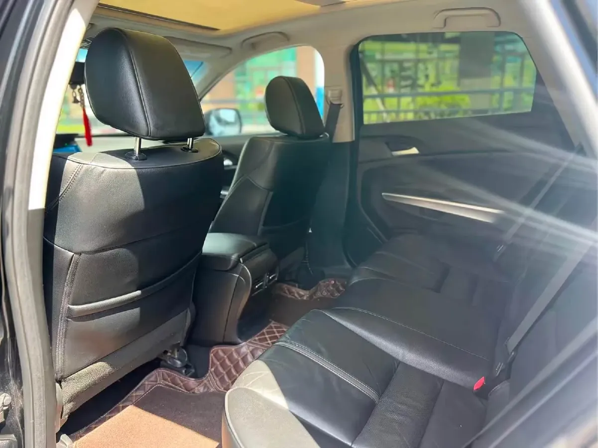 2014 Honda Crosstour 2.4L 197HP L4 5AT,autocango,china used car exporter,china ev exporter,chinese used car exporter,chinese used ev exporter