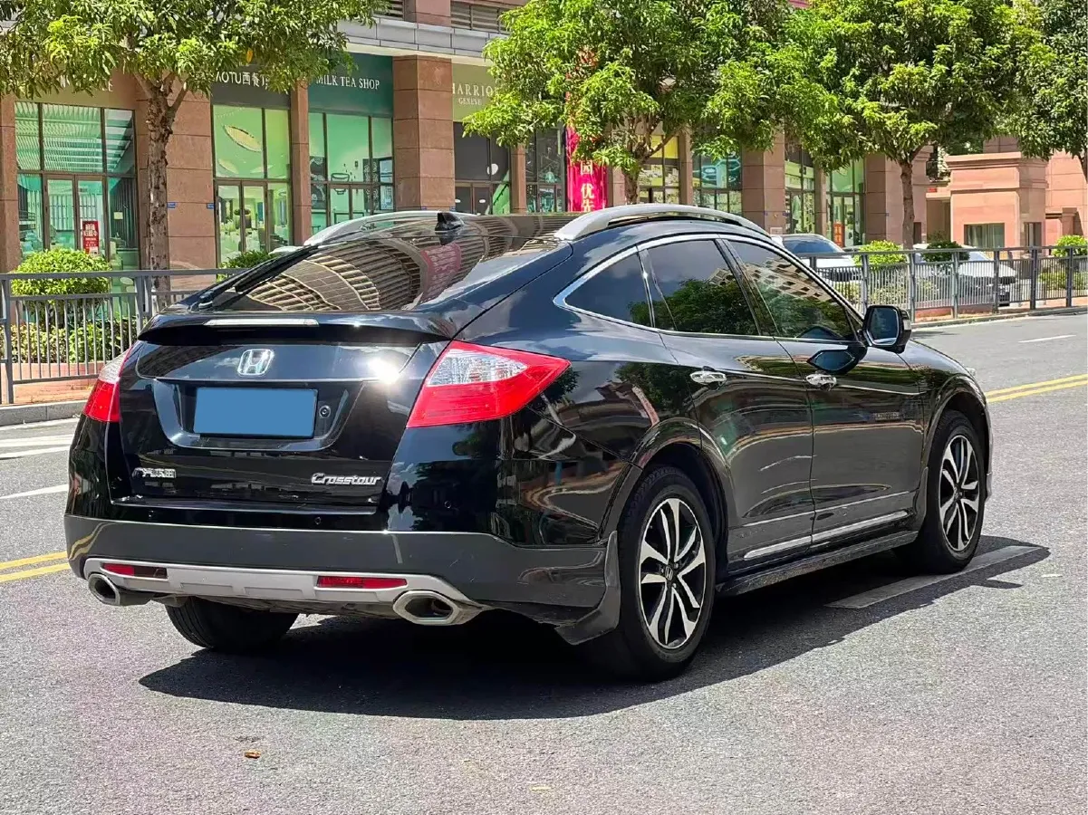 2014 Honda Crosstour 2.4L 197HP L4 5AT,autocango,china used car exporter,china ev exporter,chinese used car exporter,chinese used ev exporter
