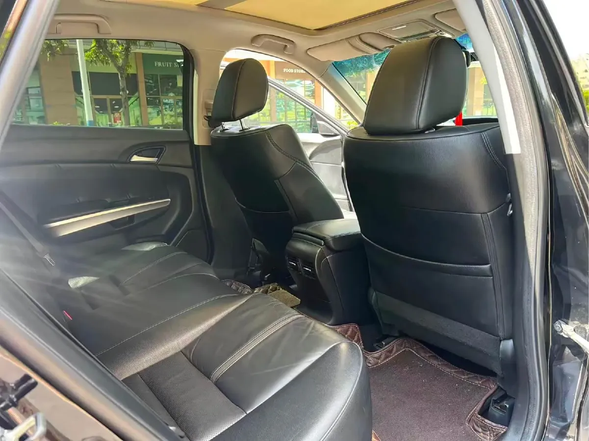 2014 Honda Crosstour 2.4L 197HP L4 5AT,autocango,china used car exporter,china ev exporter,chinese used car exporter,chinese used ev exporter