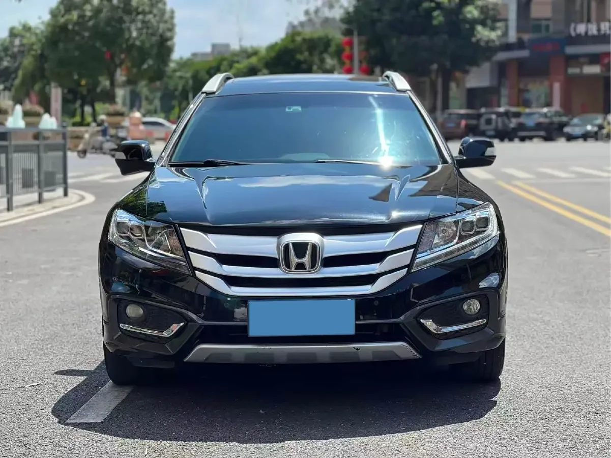 2014 Honda Crosstour 2.4L 197HP L4 5AT,autocango,china used car exporter,china ev exporter,chinese used car exporter,chinese used ev exporter