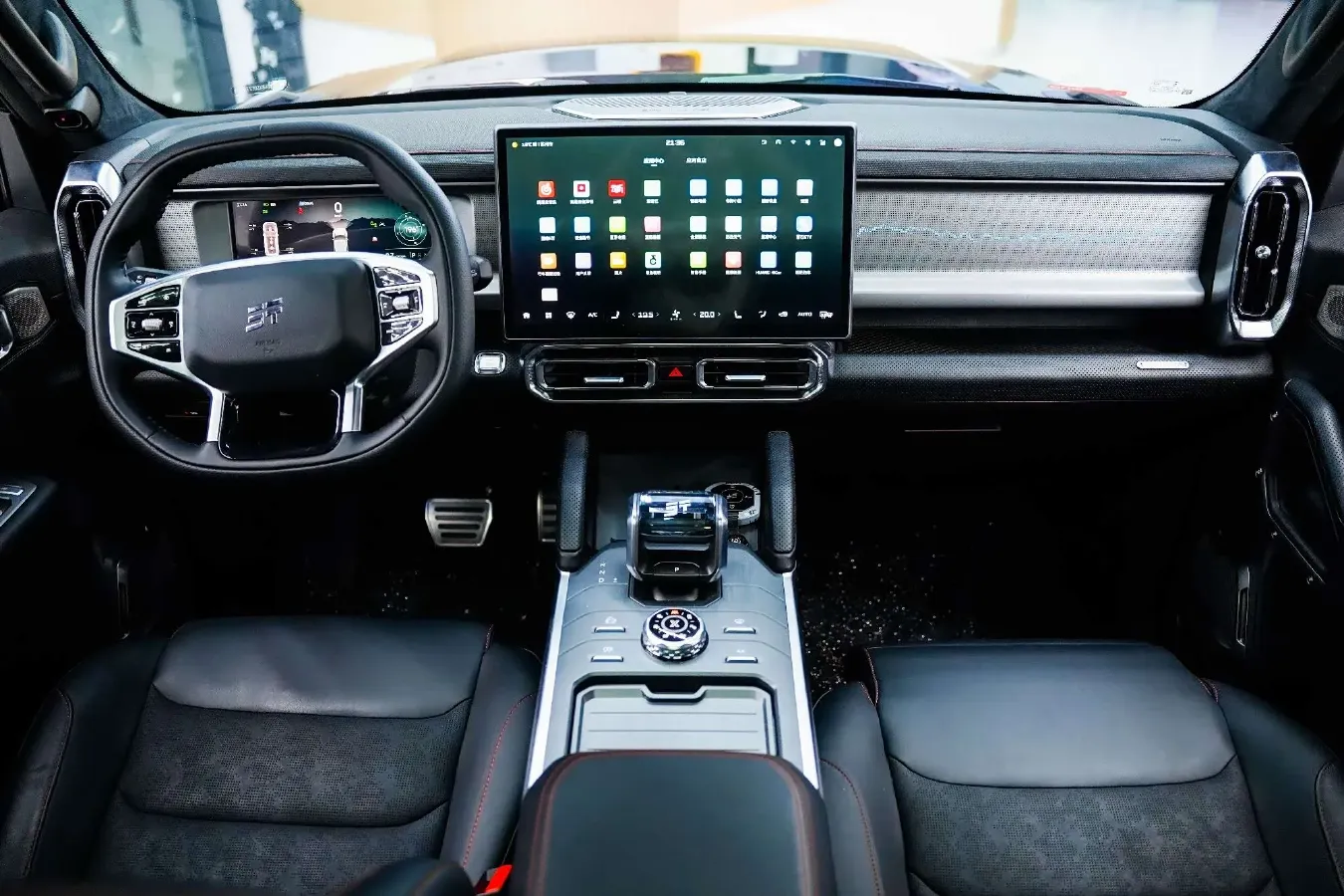 2025 Jetour Traveller 2.0T 254HP L4 7DCT,autocango,china used car exporter,china ev exporter,chinese used car exporter,chinese used ev exporter