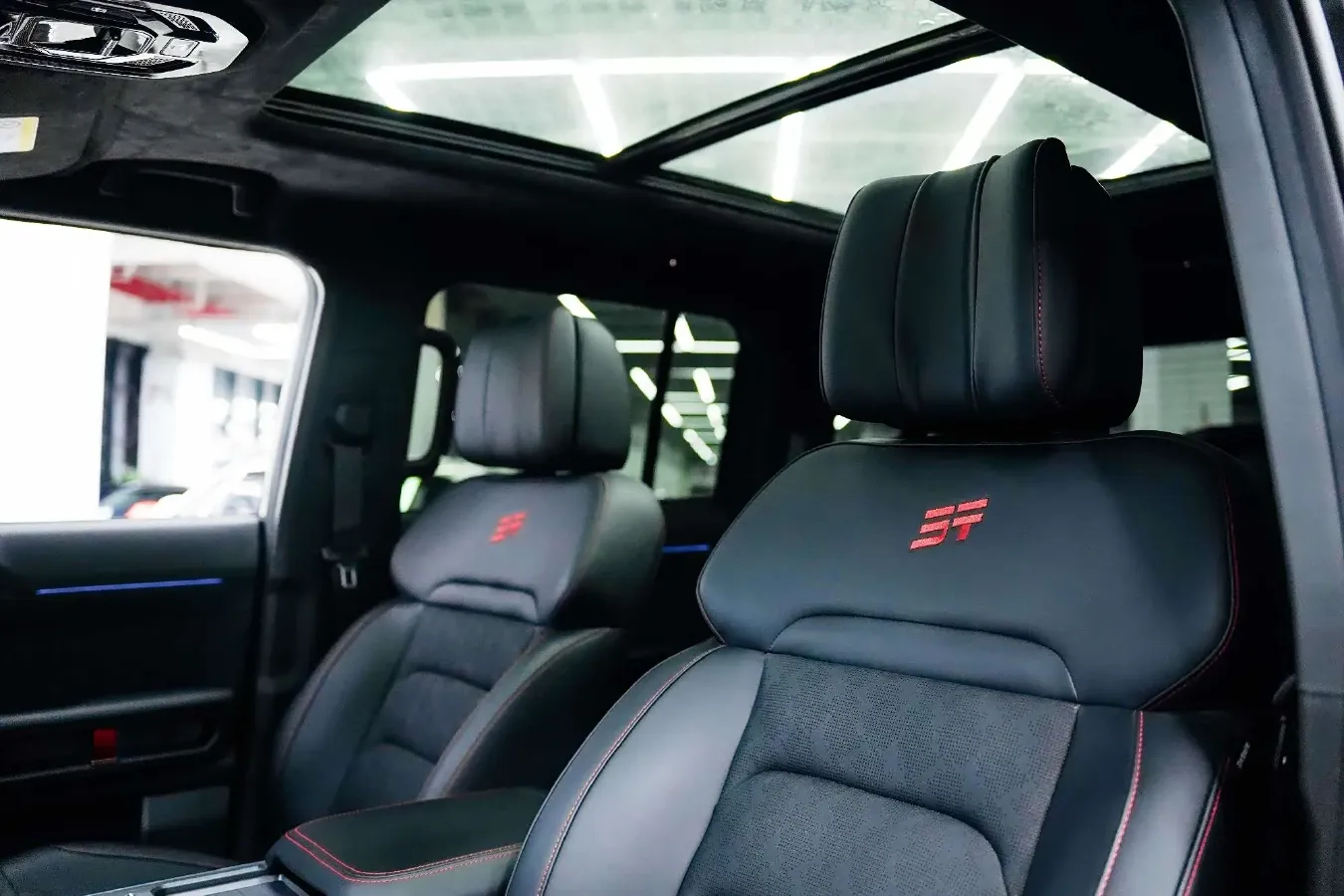 2025 Jetour Traveller 2.0T 254HP L4 7DCT,autocango,china used car exporter,china ev exporter,chinese used car exporter,chinese used ev exporter