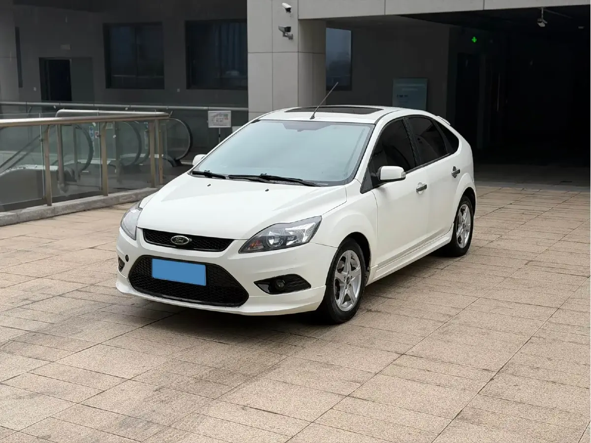 2013 Ford Focus 1.8L 124HP L4 4AT