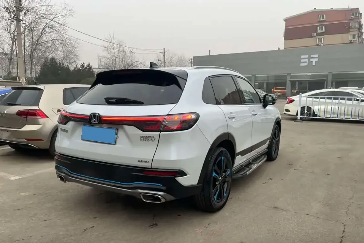 2023 Honda HR-V 2.0L 143HP L4 E-CVT Hybrid,autocango,china used car exporter,china ev exporter,chinese used car exporter,chinese used ev exporter