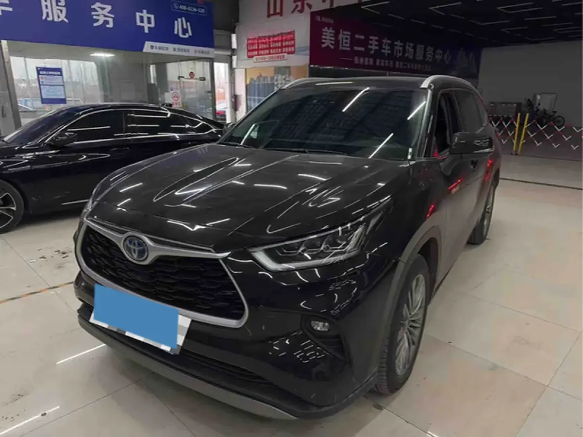 2023 Toyota Highlander 2.5L 189HP L4 E-CVT Hybrid