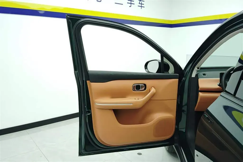 2024 Leapmotor C16 BEV 67.7KWH,autocango,china used car exporter,china ev exporter,chinese used car exporter,chinese used ev exporter