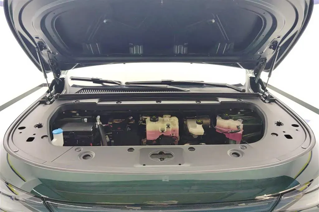 2024 Leapmotor C16 BEV 67.7KWH,autocango,china used car exporter,china ev exporter,chinese used car exporter,chinese used ev exporter