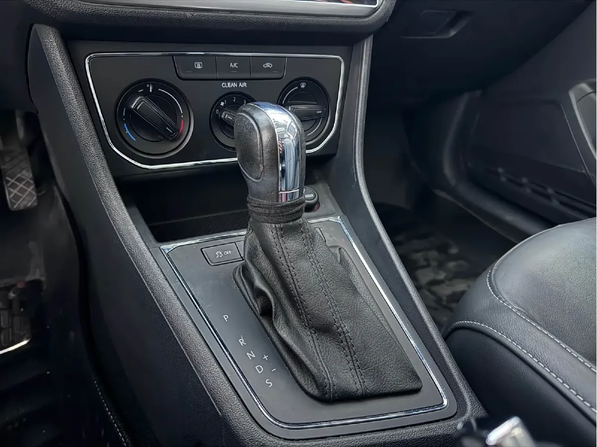 2015 Volkswagen Gran Lavida 1.6L 110HP L4 6AT,autocango,china used car exporter,china ev exporter,chinese used car exporter,chinese used ev exporter