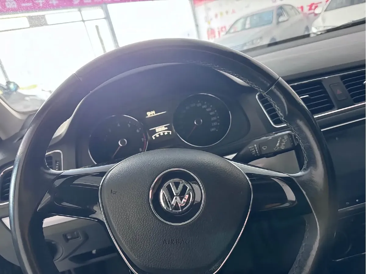 2015 Volkswagen Gran Lavida 1.6L 110HP L4 6AT,autocango,china used car exporter,china ev exporter,chinese used car exporter,chinese used ev exporter