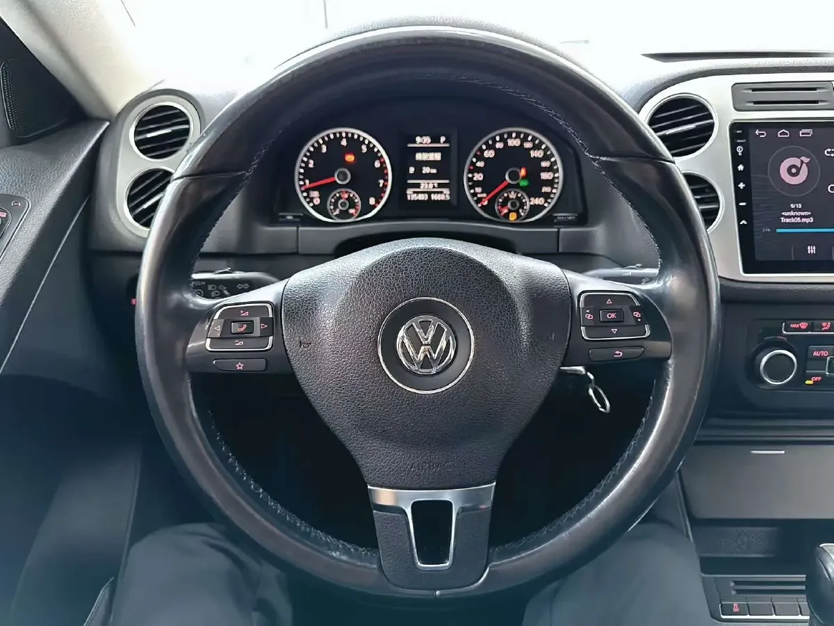 2012 Volkswagen Tiguan 1.8T 160HP L4 6AT,autocango,china used car exporter,china ev exporter,chinese used car exporter,chinese used ev exporter