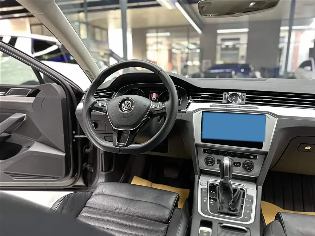 2018 Volkswagen Alltrack 2.0T 220HP L4 6DCT,autocango,china used car exporter,china ev exporter,chinese used car exporter,chinese used ev exporter