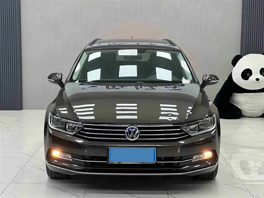 2018 Volkswagen Alltrack 2.0T 220HP L4 6DCT,autocango,china used car exporter,china ev exporter,chinese used car exporter,chinese used ev exporter