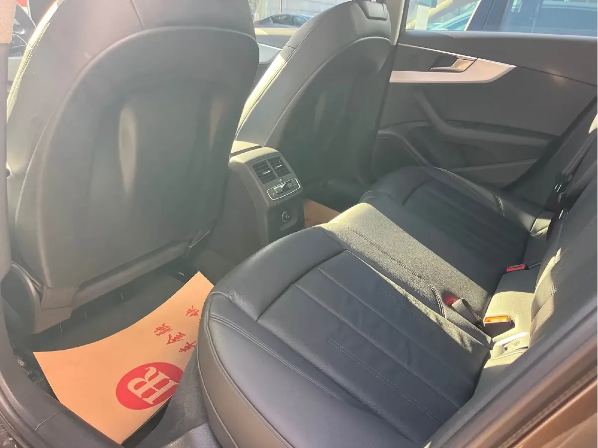 2017 Audi A4 2.0T 252HP L4 7DCT,autocango,china used car exporter,china ev exporter,chinese used car exporter,chinese used ev exporter