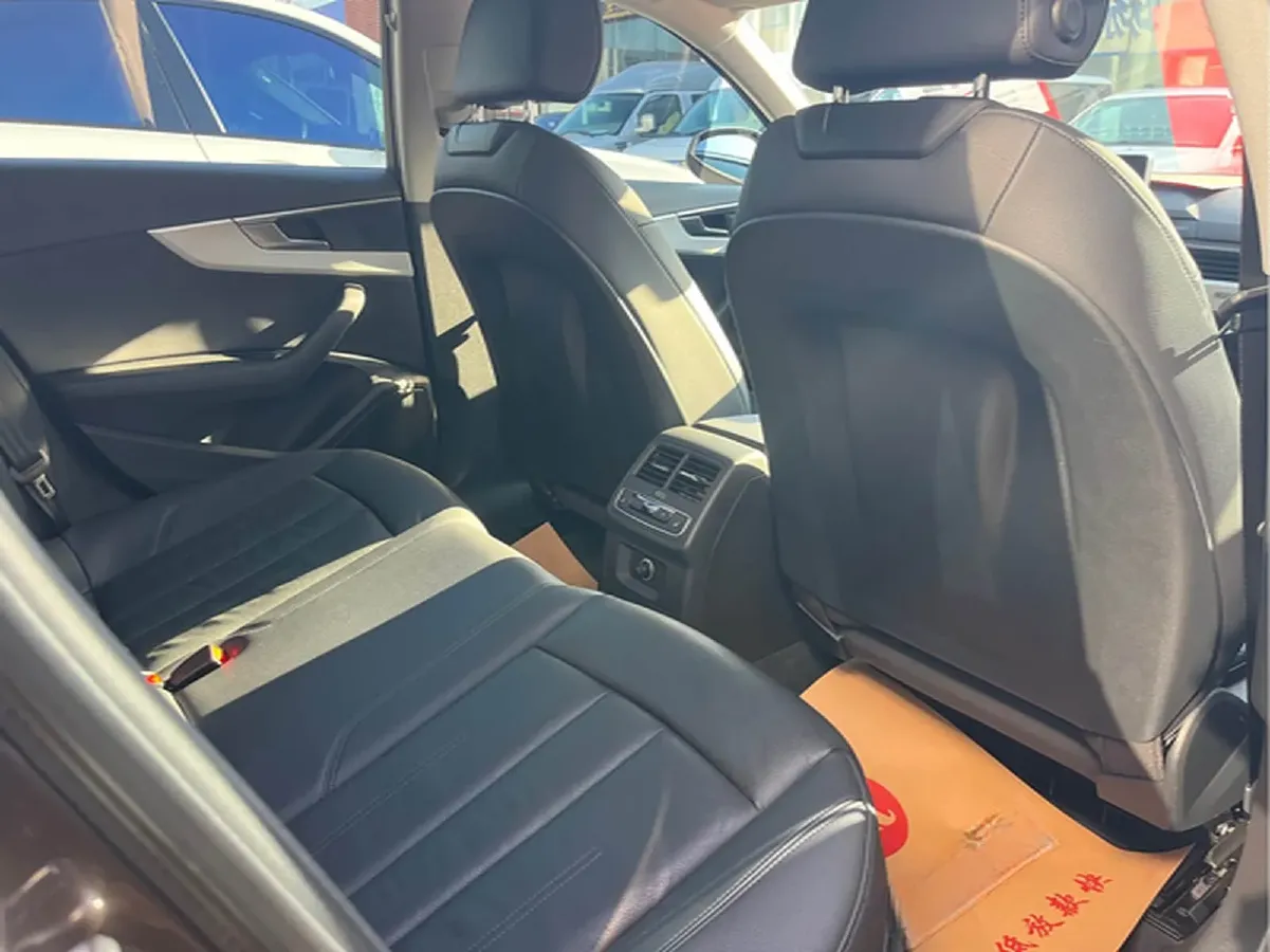 2017 Audi A4 2.0T 252HP L4 7DCT,autocango,china used car exporter,china ev exporter,chinese used car exporter,chinese used ev exporter