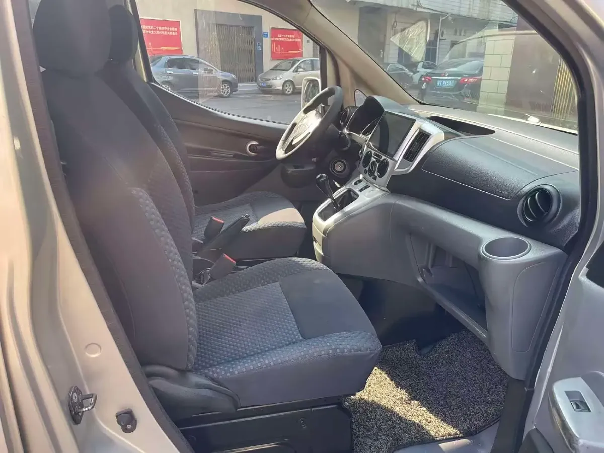 2011 Nissan NV200 1.6L 113HP L4 5MT,autocango,china used car exporter,china ev exporter,chinese used car exporter,chinese used ev exporter