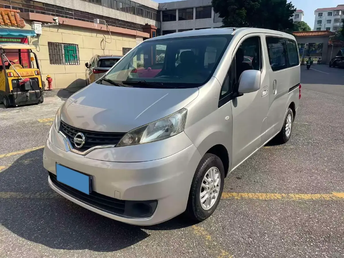 2011 Nissan NV200 1.6L 113HP L4 5MT