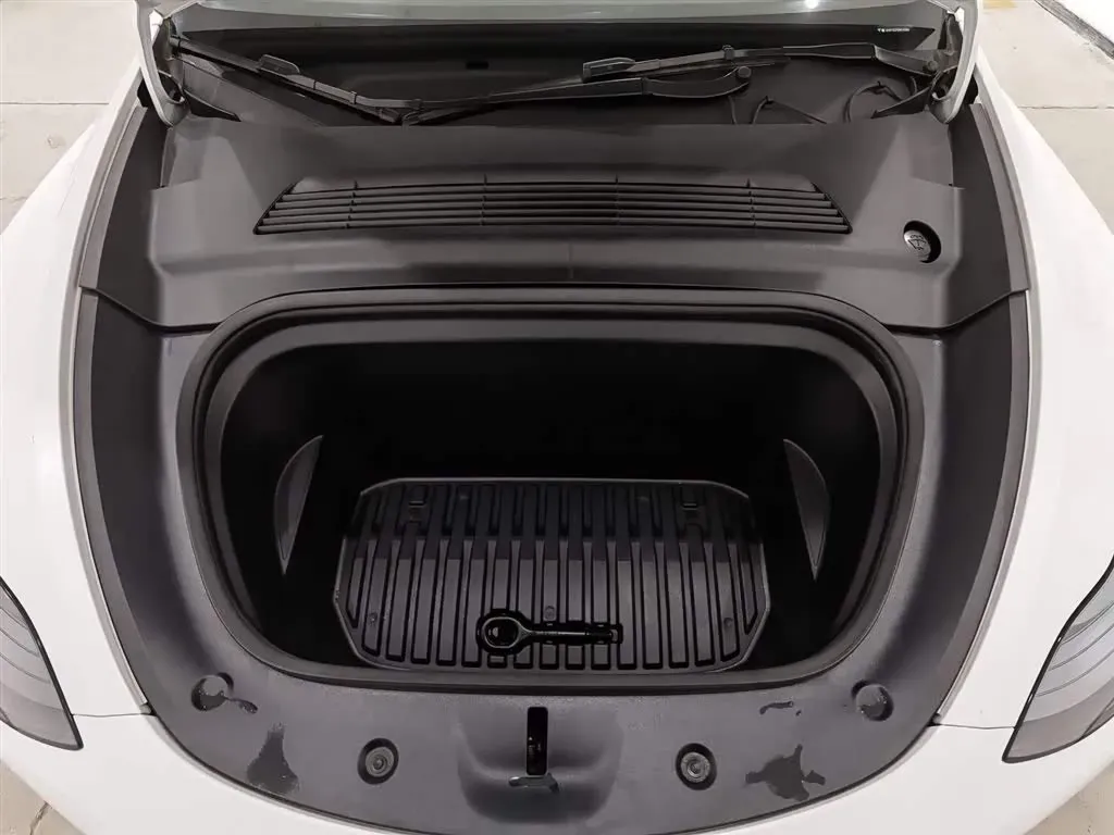 2022 Tesla Model Y BEV 60KWH,autocango,china used car exporter,china ev exporter,chinese used car exporter,chinese used ev exporter