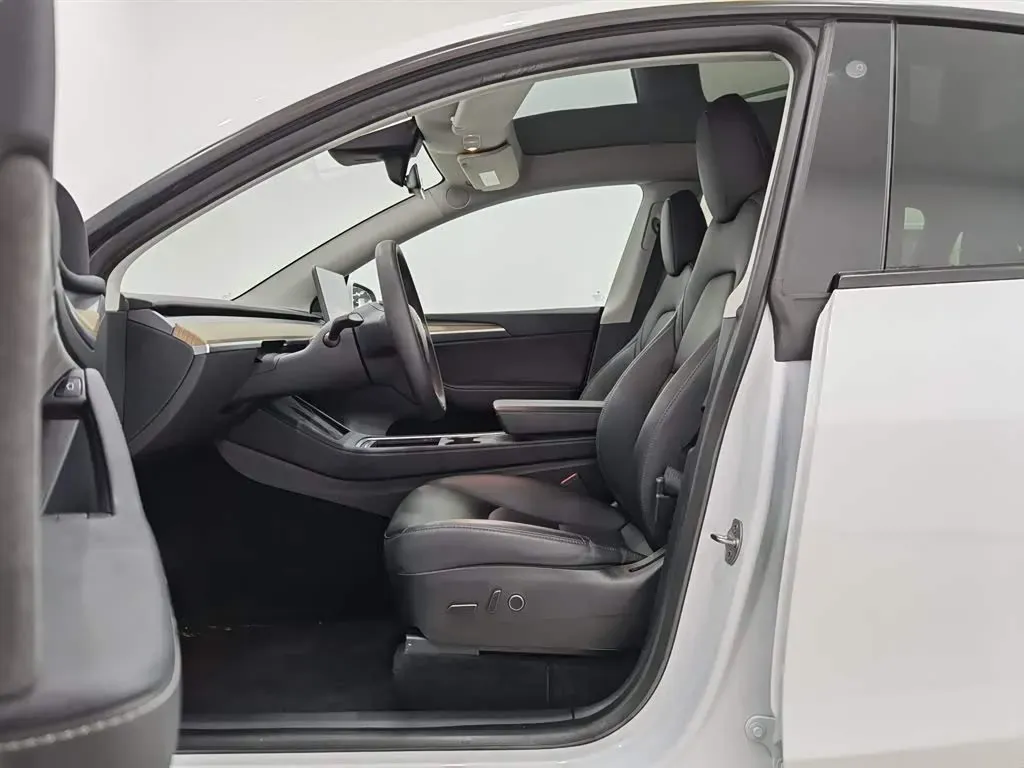 2022 Tesla Model Y BEV 60KWH,autocango,china used car exporter,china ev exporter,chinese used car exporter,chinese used ev exporter