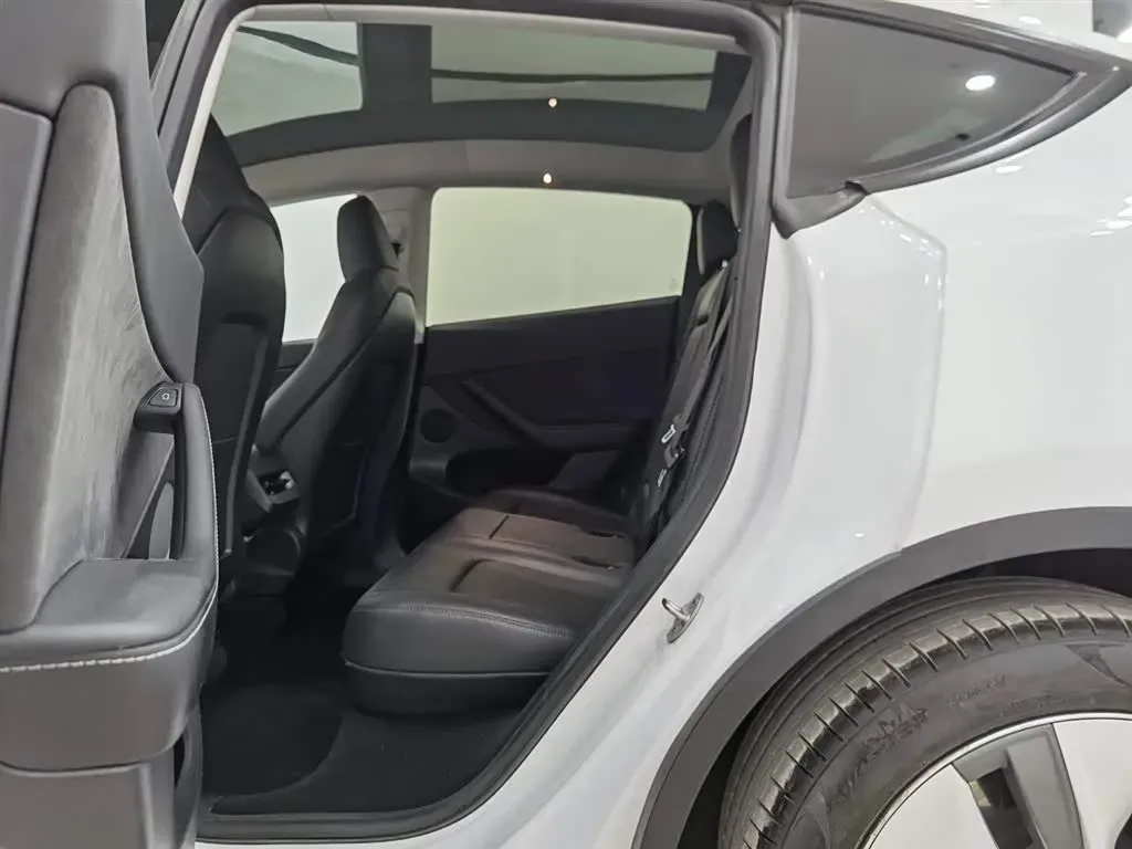 2022 Tesla Model Y BEV 60KWH,autocango,china used car exporter,china ev exporter,chinese used car exporter,chinese used ev exporter