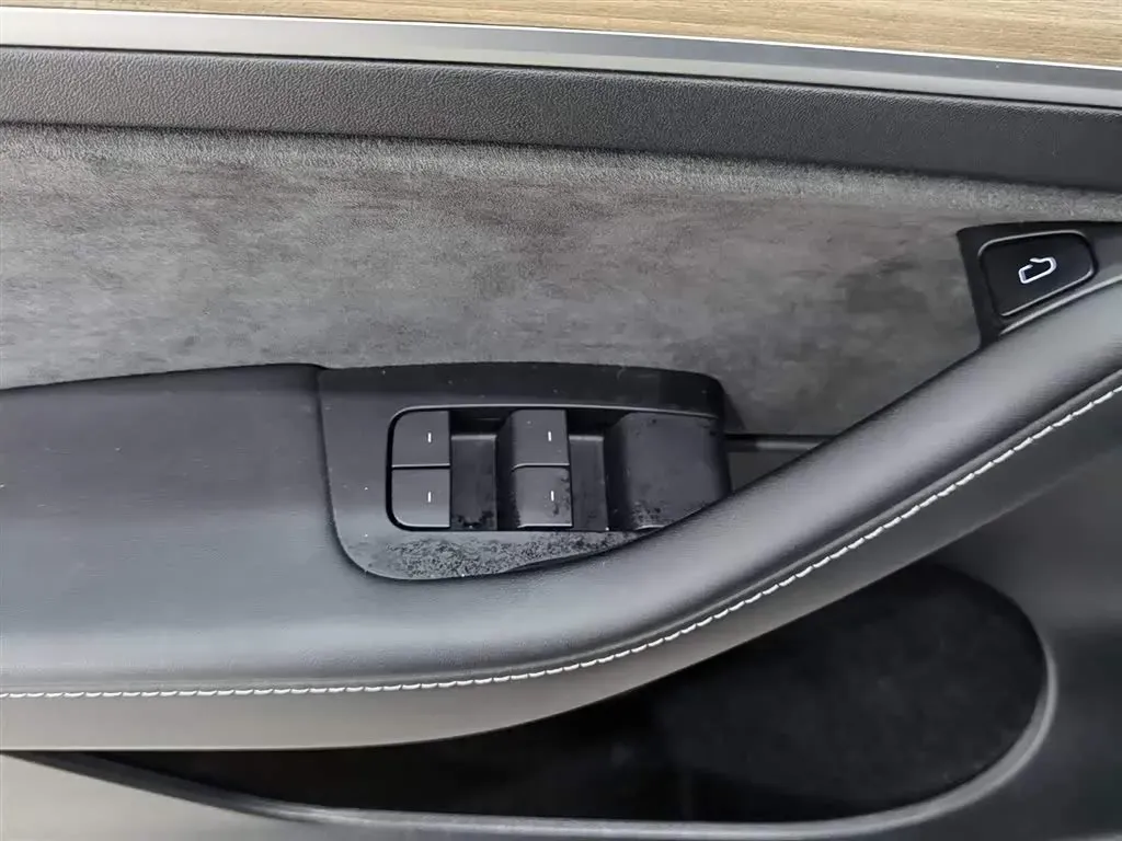 2022 Tesla Model Y BEV 60KWH,autocango,china used car exporter,china ev exporter,chinese used car exporter,chinese used ev exporter