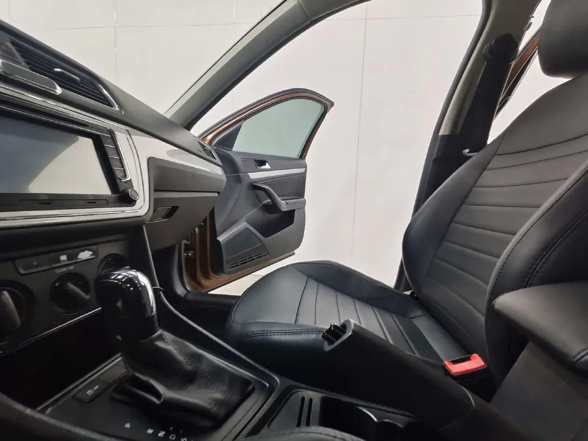 2015 Volkswagen Gran Lavida 1.6L 110HP L4 6AT,autocango,china used car exporter,china ev exporter,chinese used car exporter,chinese used ev exporter