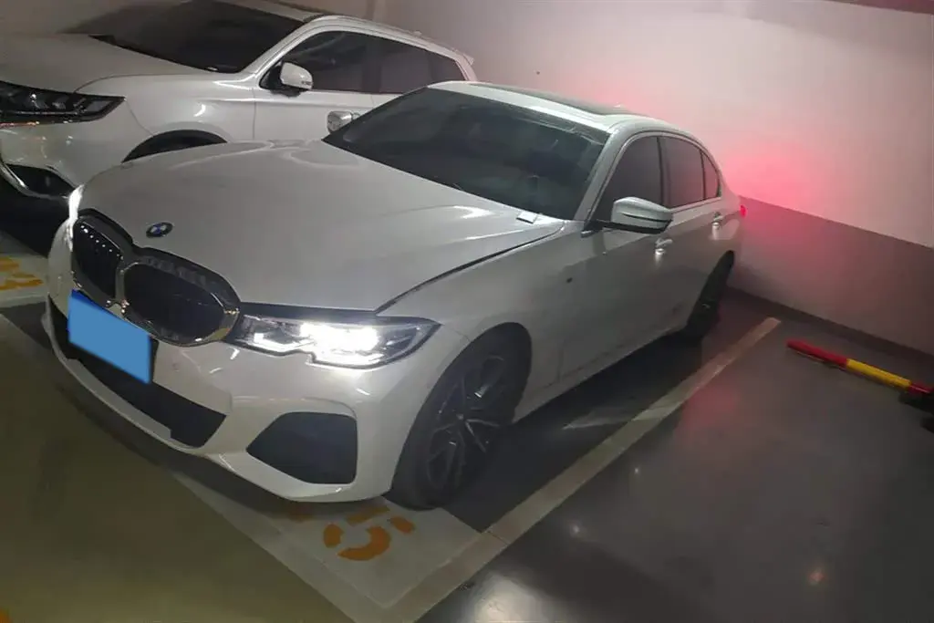 2022 BMW 3 Series 2.0T 184HP L4 8AT