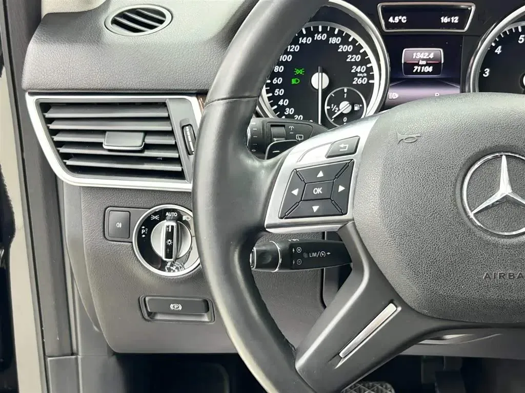 2014 Mercedes-Benz M Class 3.0T 333HP V6 7AT,autocango,china used car exporter,china ev exporter,chinese used car exporter,chinese used ev exporter