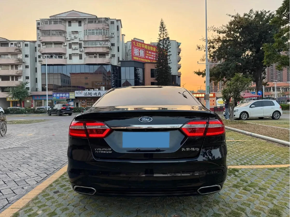 2015 Ford Taurus 2.0T 245HP L4 6AT,autocango,china used car exporter,china ev exporter,chinese used car exporter,chinese used ev exporter