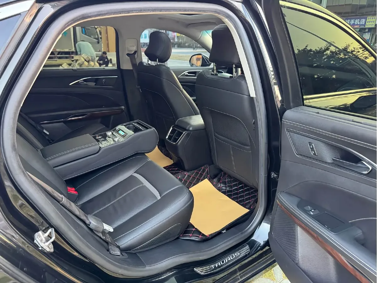 2015 Ford Taurus 2.0T 245HP L4 6AT,autocango,china used car exporter,china ev exporter,chinese used car exporter,chinese used ev exporter