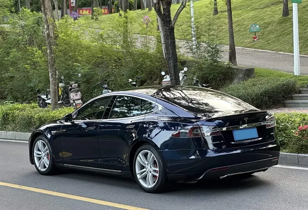 2014 Tesla Model S BEV 85KWH,autocango,china used car exporter,china ev exporter,chinese used car exporter,chinese used ev exporter