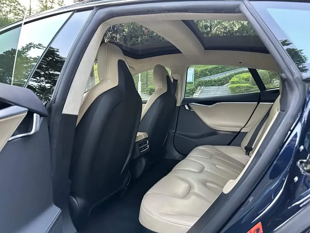 2014 Tesla Model S BEV 85KWH,autocango,china used car exporter,china ev exporter,chinese used car exporter,chinese used ev exporter