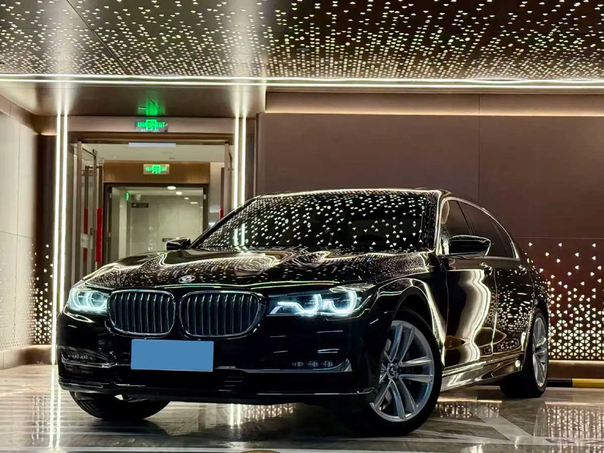 2018 BMW 7 Series 2.0T 258HP L4 8AT