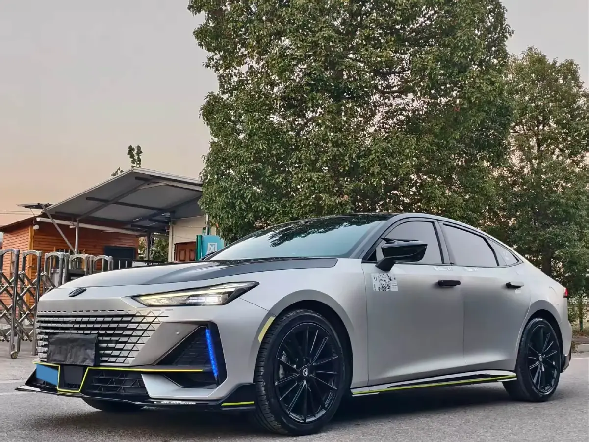 2022 ChangAn UNI-V 1.5T 188HP L4 7DCT