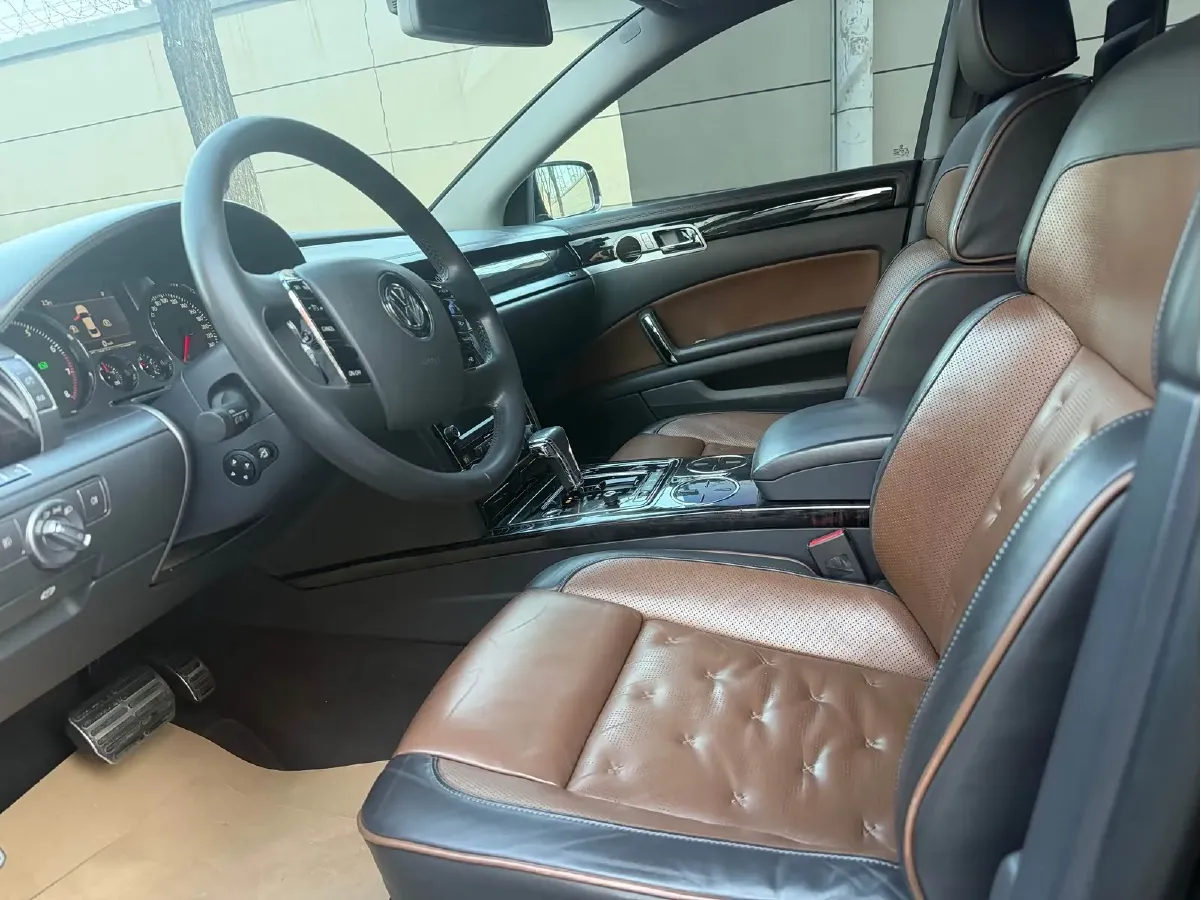 2015 Volkswagen Pheaton 3.0L 250HP V6 6AT,autocango,china used car exporter,china ev exporter,chinese used car exporter,chinese used ev exporter