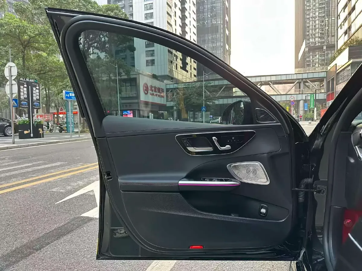 2024 Mercedes-Benz C AMG 2.0T 408HP L4 9AT,autocango,china used car exporter,china ev exporter,chinese used car exporter,chinese used ev exporter