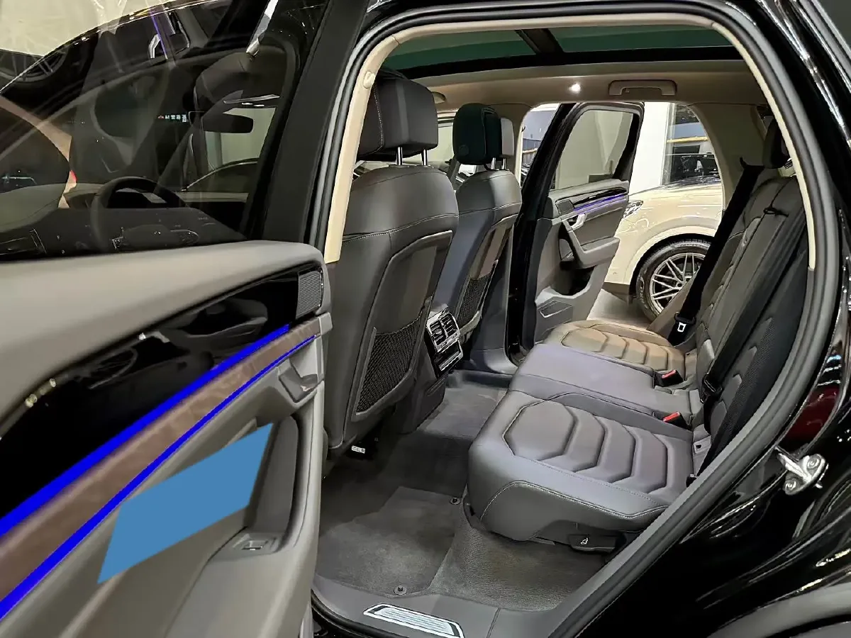 2023 Volkswagen Touareg 3.0T 340HP V6 8AT,autocango,china used car exporter,china ev exporter,chinese used car exporter,chinese used ev exporter