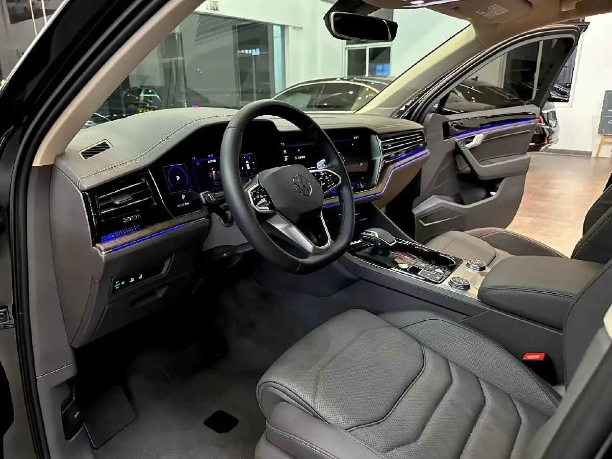 2023 Volkswagen Touareg 3.0T 340HP V6 8AT,autocango,china used car exporter,china ev exporter,chinese used car exporter,chinese used ev exporter
