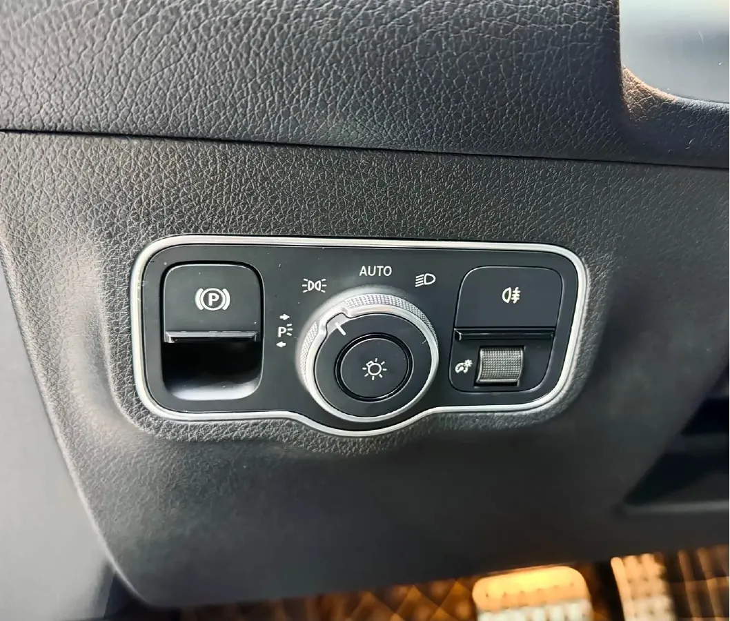 2022 Mercedes-Benz GLB AMG 2.0T 306HP L4 8DCT,autocango,china used car exporter,china ev exporter,chinese used car exporter,chinese used ev exporter