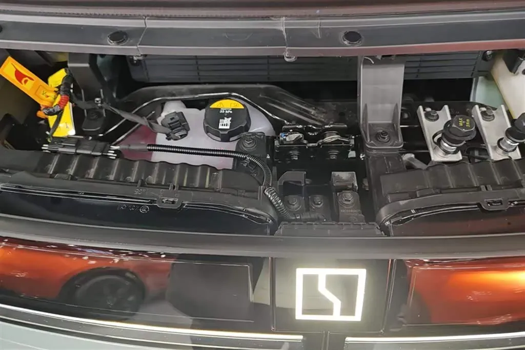 2025 Zeekr MIX BEV 76KWH,autocango,china used car exporter,china ev exporter,chinese used car exporter,chinese used ev exporter