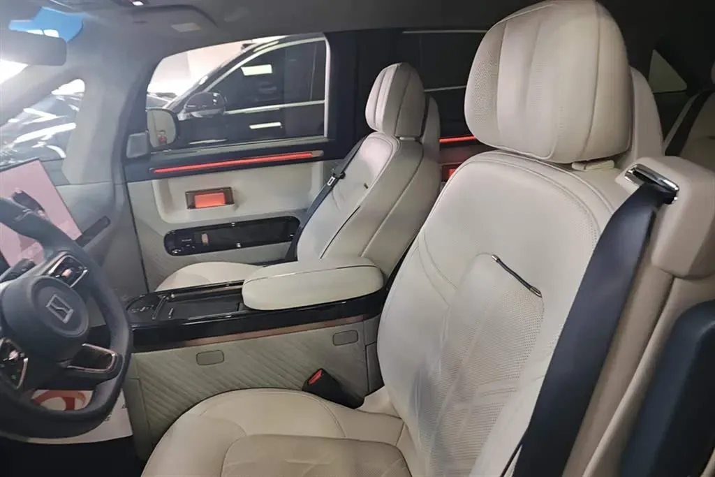 2025 Zeekr MIX BEV 76KWH,autocango,china used car exporter,china ev exporter,chinese used car exporter,chinese used ev exporter