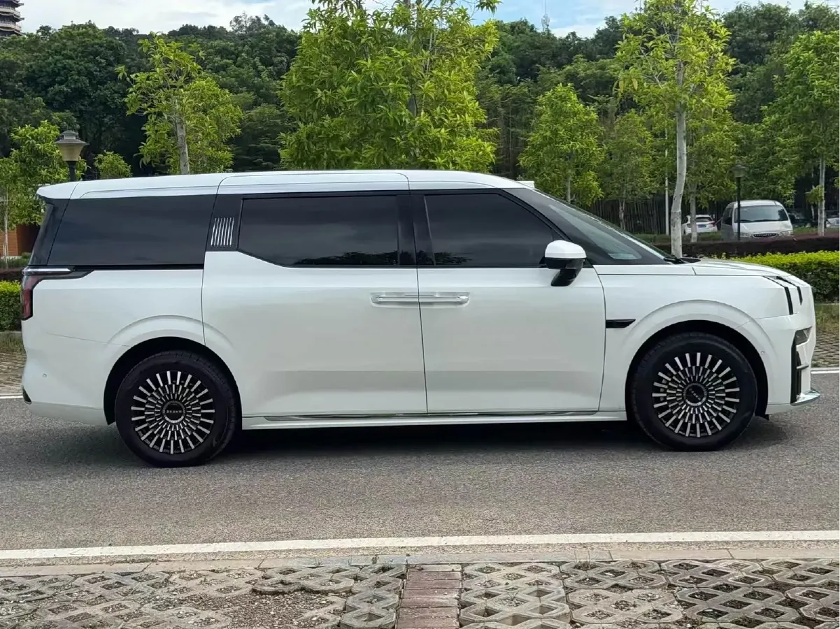 2024 Zeekr 009 BEV 108KWH,autocango,china used car exporter,china ev exporter,chinese used car exporter,chinese used ev exporter