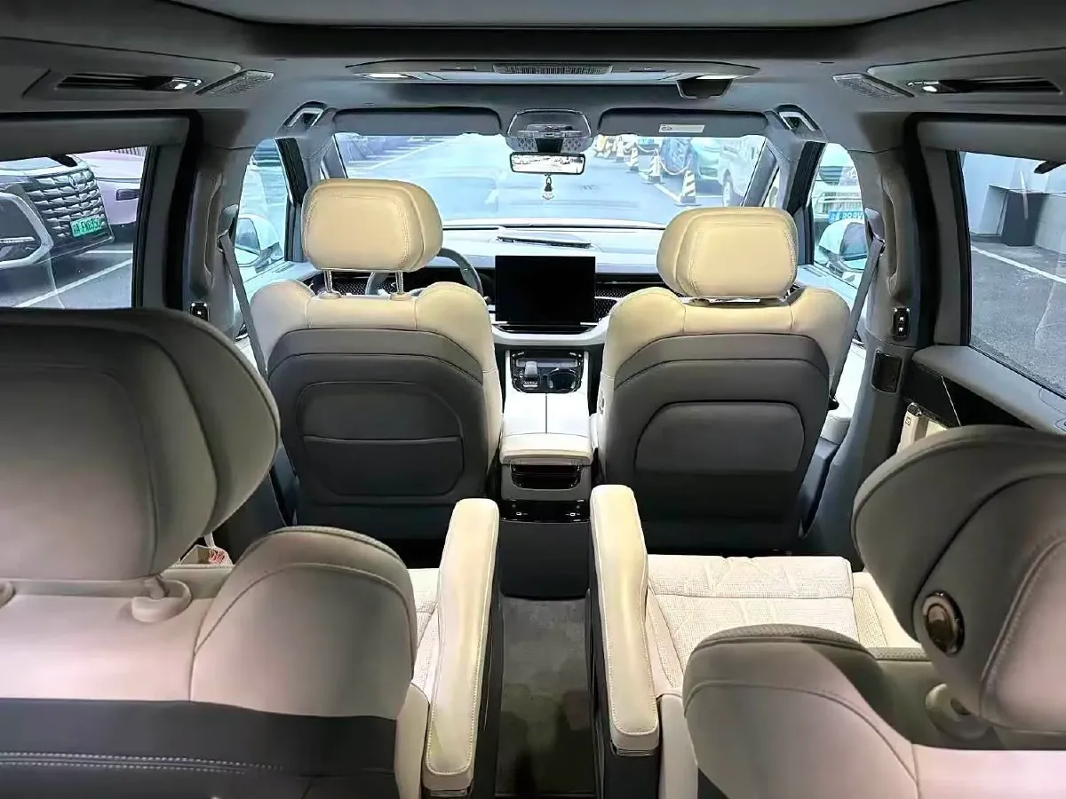 2024 Zeekr 009 BEV 108KWH,autocango,china used car exporter,china ev exporter,chinese used car exporter,chinese used ev exporter